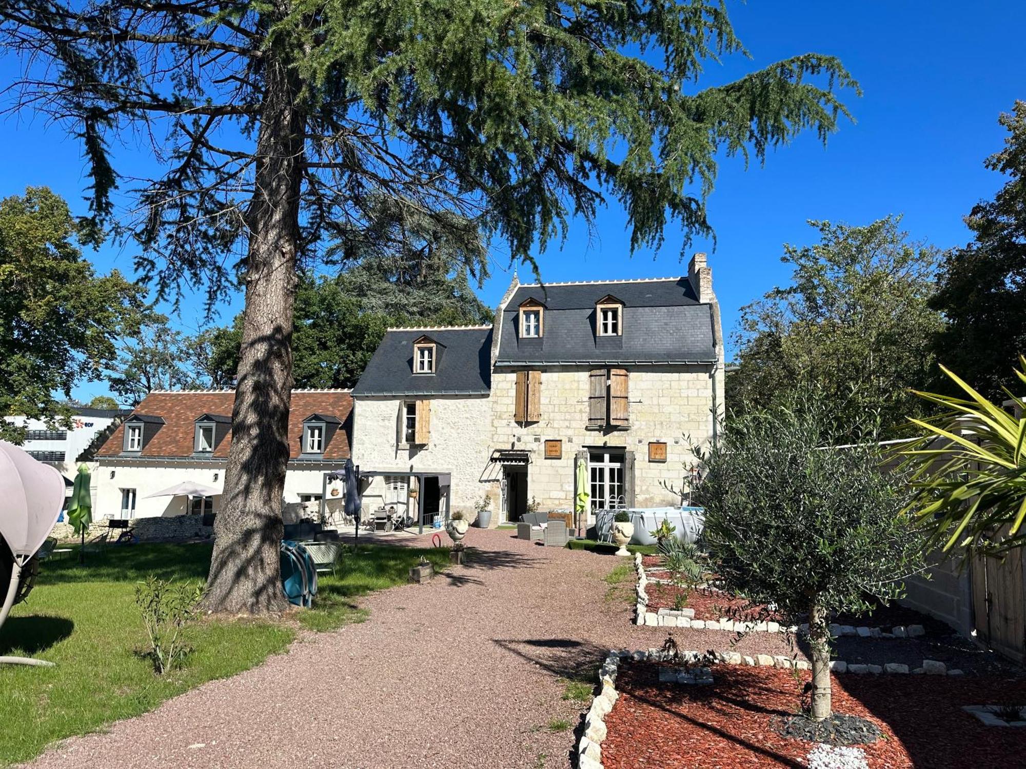 Отель Manoir Drissia - Tours Centre, France Сент-Авертен Экстерьер фото